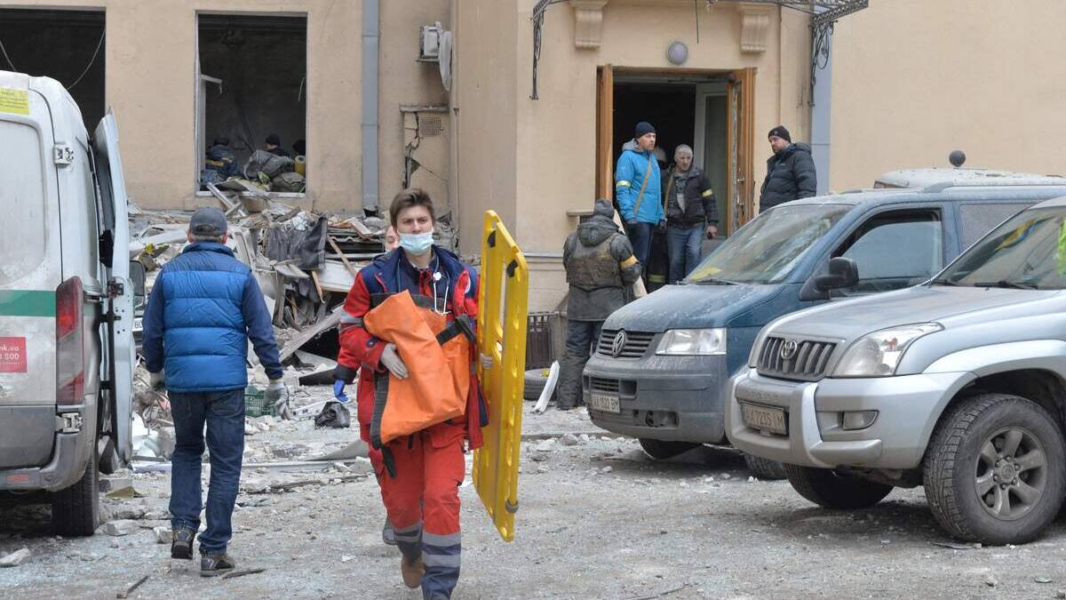 Au moins 10 morts dans le bombardement russe du centre de Kharkiv