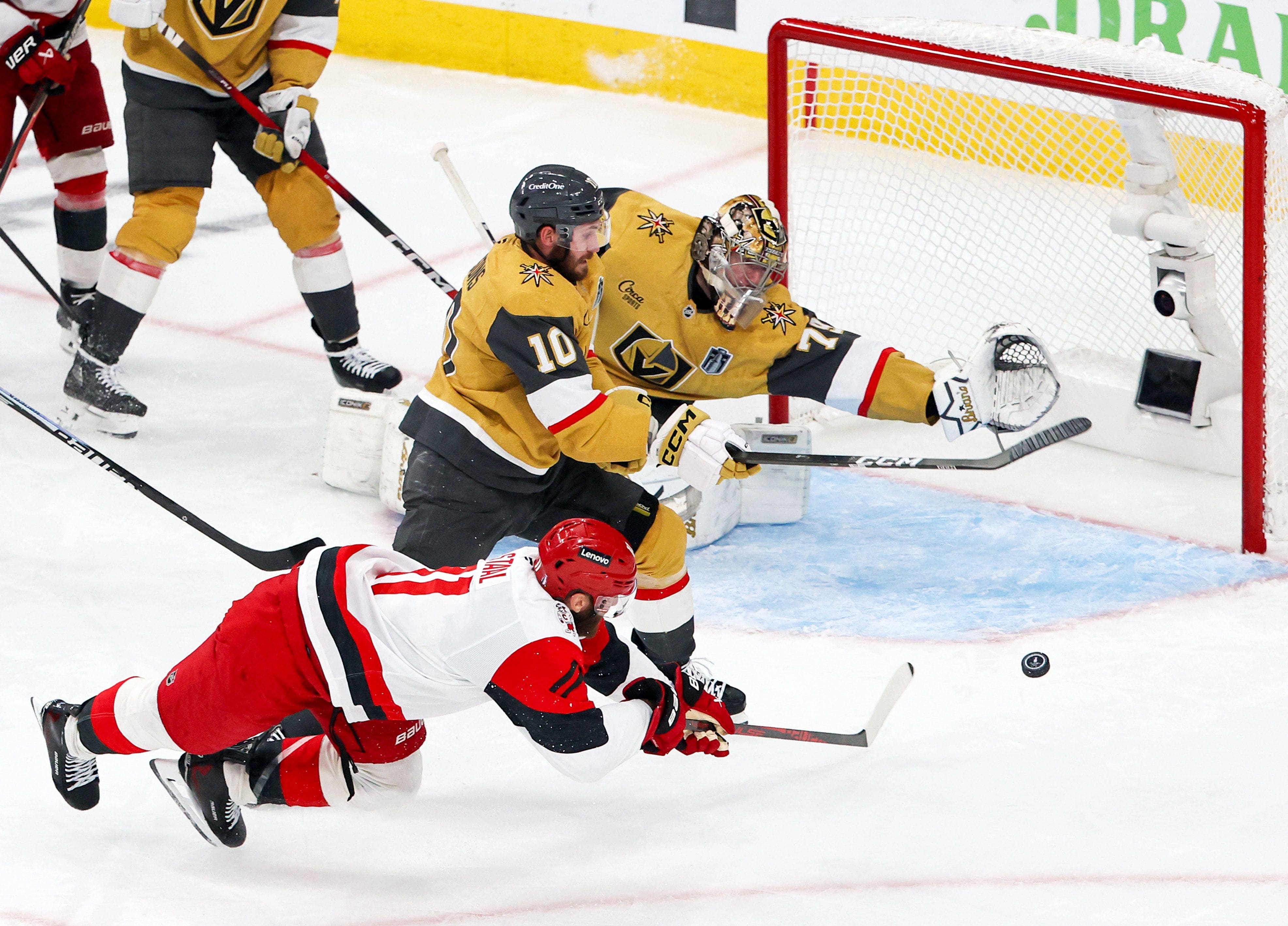 Le capitaine des Hurricanes a pris les choses en main ?