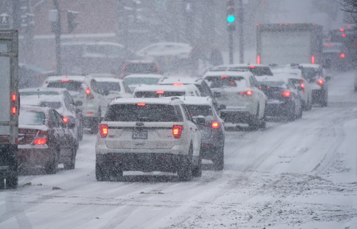 Avertissement de tempête hivernale: jusqu’à 35 cm de neige prévus et ...