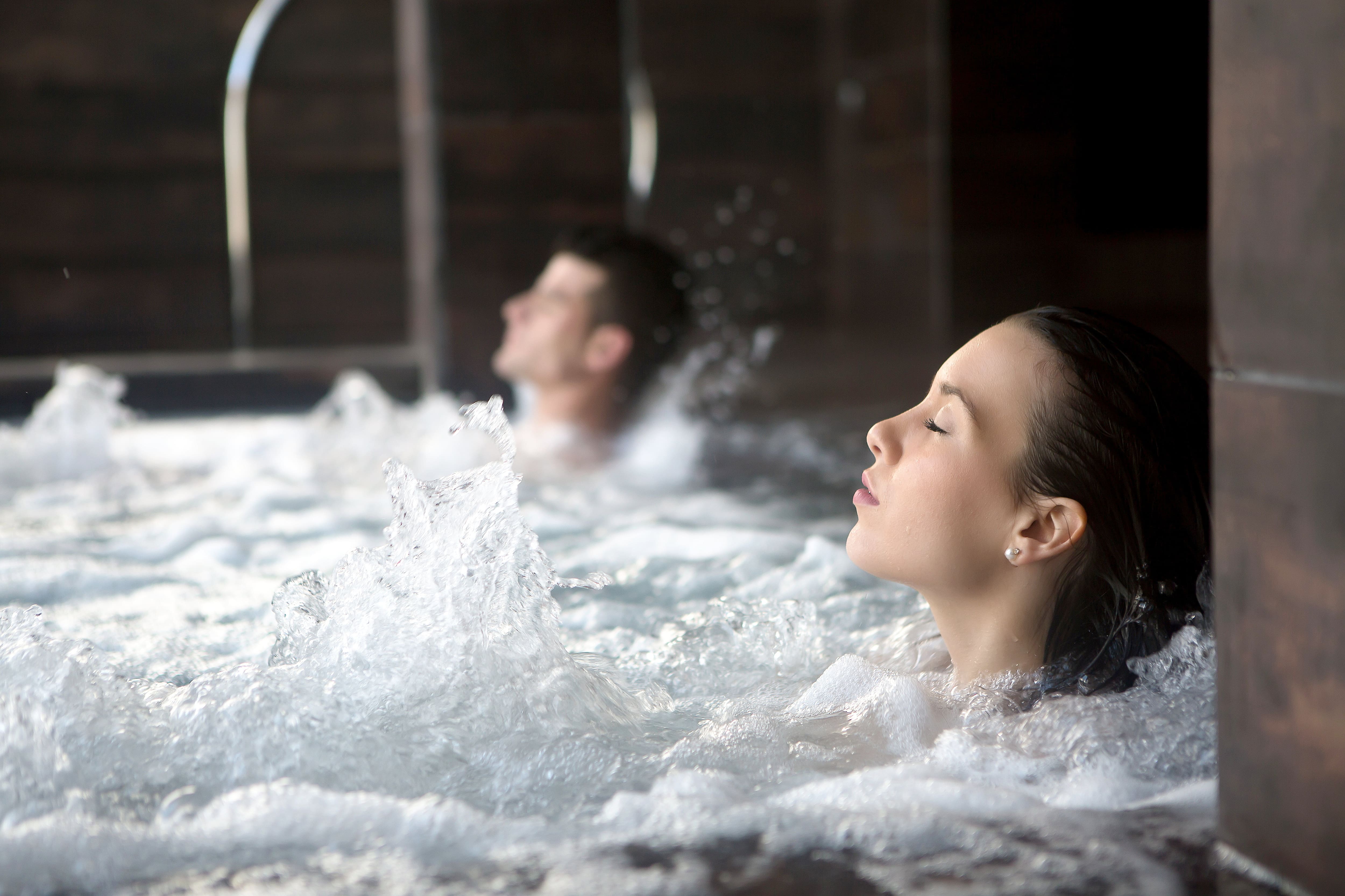 Hygiène des spas et piscines : les risques sanitaires d'un entretien négligé