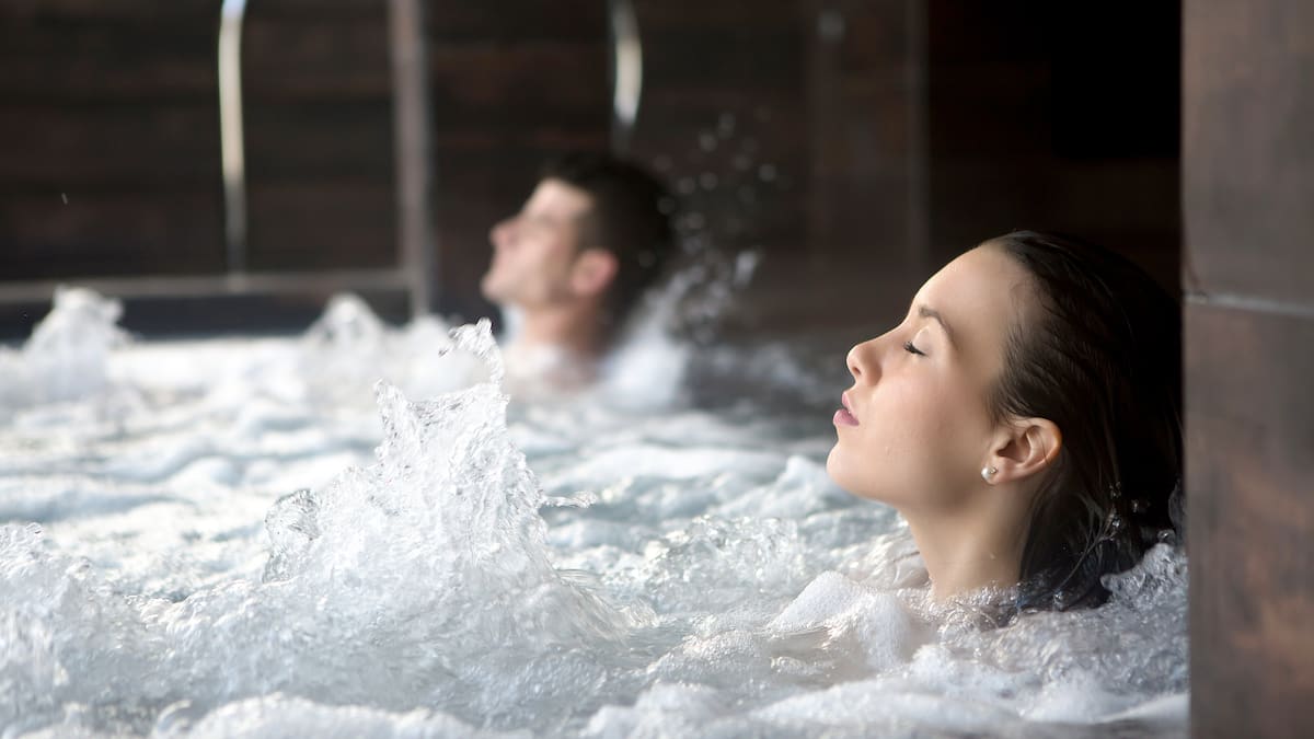 Hygiène des spas et piscines : les risques sanitaires d'un entretien négligé