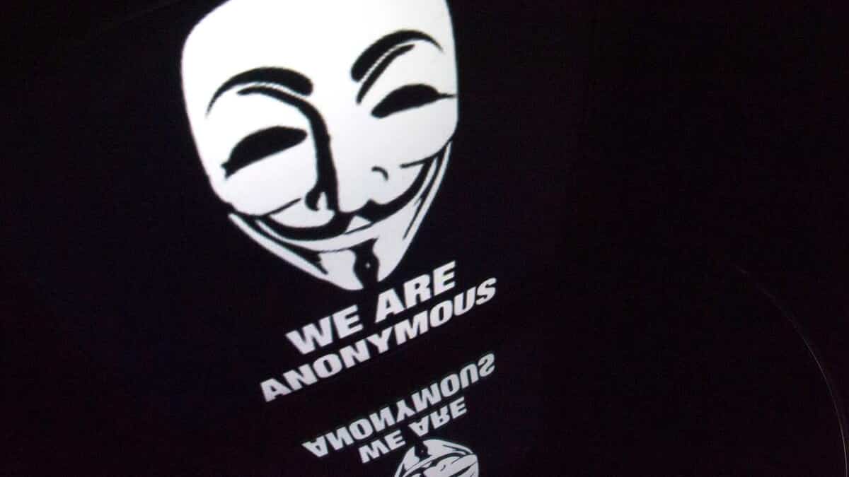 Anonymous revendique une cyberattaque contre des médias russes