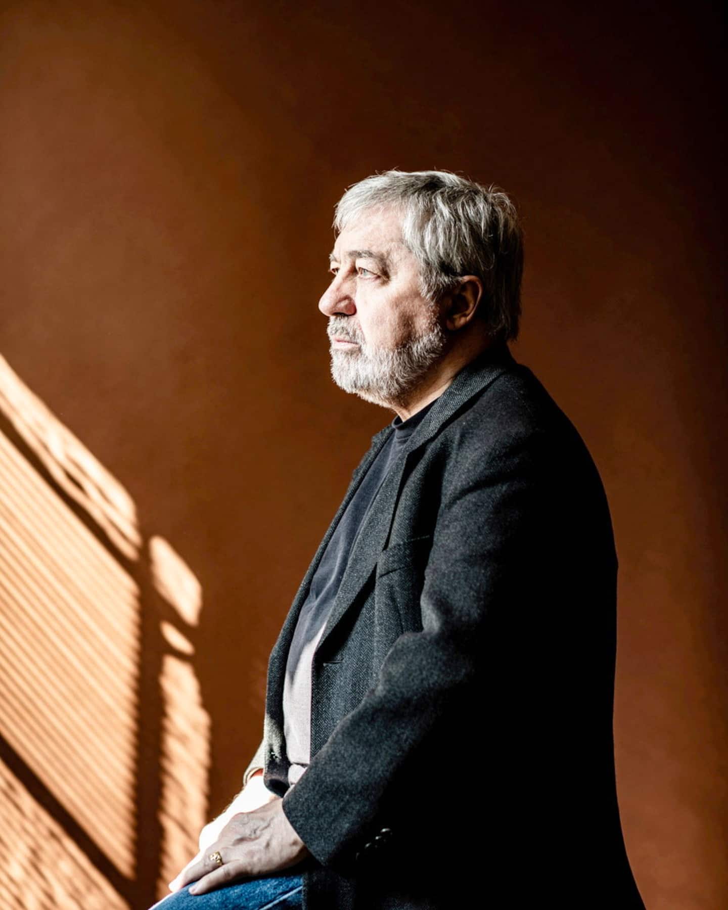 «Quand j’étais dans la rue, c’était mon choix»: Sorj Chalandon raconte sa jeunesse dans «Le livre de Kells» «Quand j’étais dans la rue, c’était mon choix»: Sorj Chalandon raconte sa jeunesse dans «Le livre de Kells»