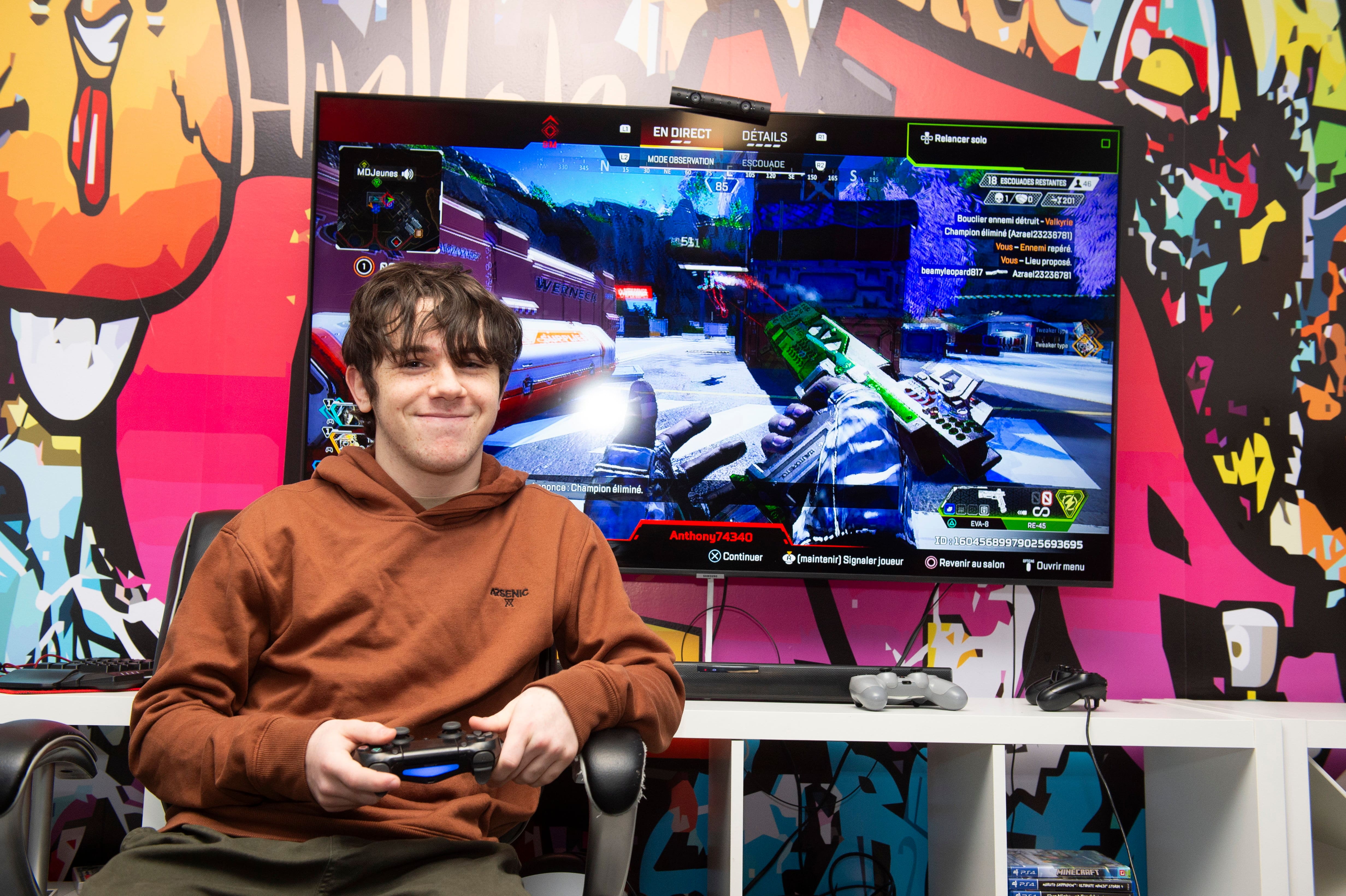 «Chez moi, j’exagère beaucoup»: un ado passe jusqu’à 14 heures par jour sur des écrans