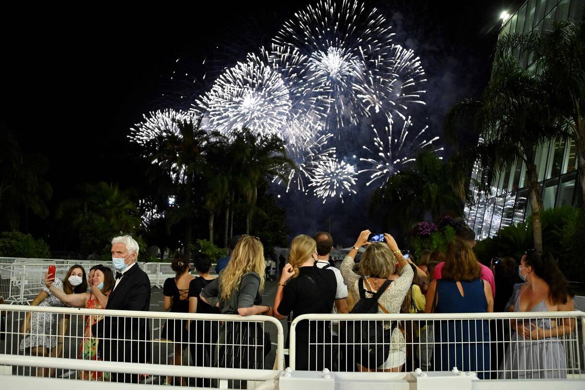 France: un gar&ccedil;on de 7 ans et sa s&oelig;ur de 24 ans tu&eacute;s lors d'un feu d'artifice