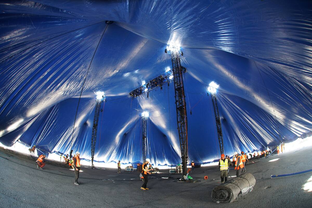 Le Grand Chapiteau du Cirque du Soleil érigé à Montréal | TVA Nouvelles