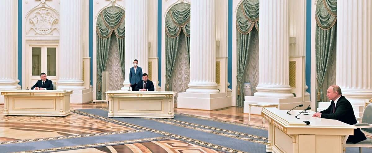 Poutine ordonne à son armée d'entrer dans les territoires prorusses d'Ukraine