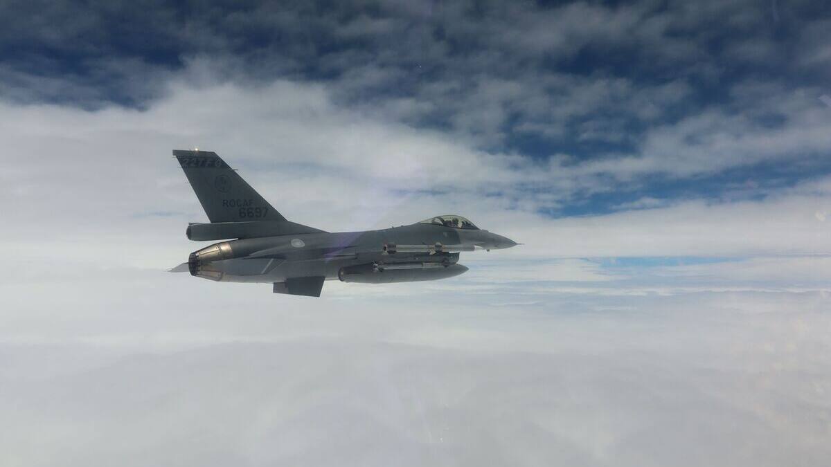 Taïwan détecte 66 avions militaires chinois autour de l'île, un record pour une même journée
