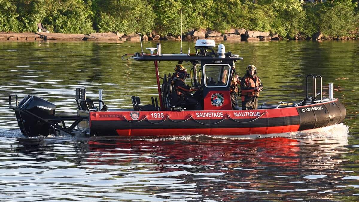 Un véhicule tombe dans la rivière des Prairies: le conducteur toujours introuvable