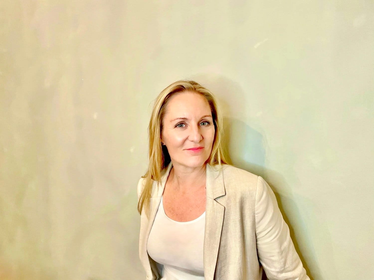 Jo Furniss publie un roman haletant sur la disparition d&rsquo;élèves lors d&rsquo;une compétition de natation