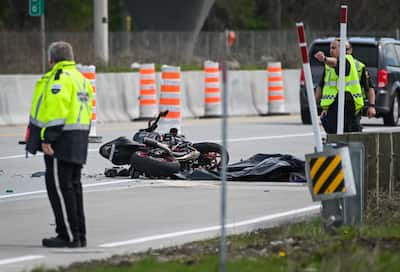 Montreal: A motorcyclist dies after being hit by a backhoe on A-40