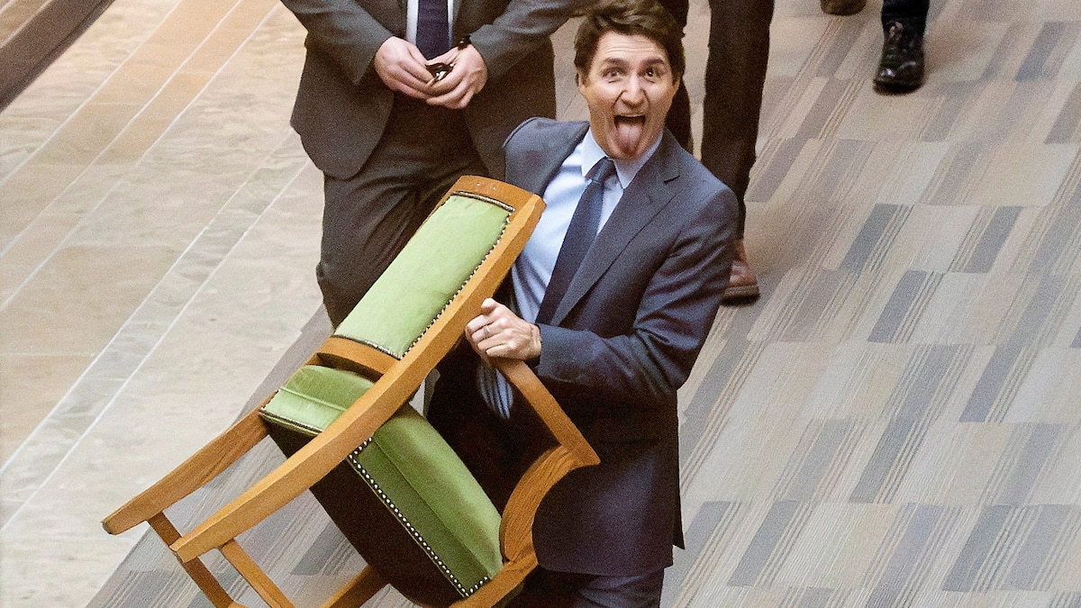 Justin Trudeau Rie Trudeau part comme il est arrivé | Le Journal de Montréal