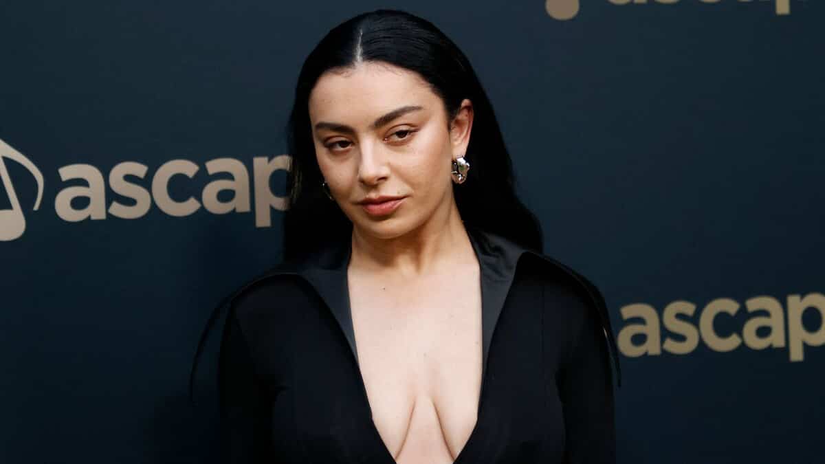 Charli XCX envisage de quitter la musique pour une nouvelle carrière