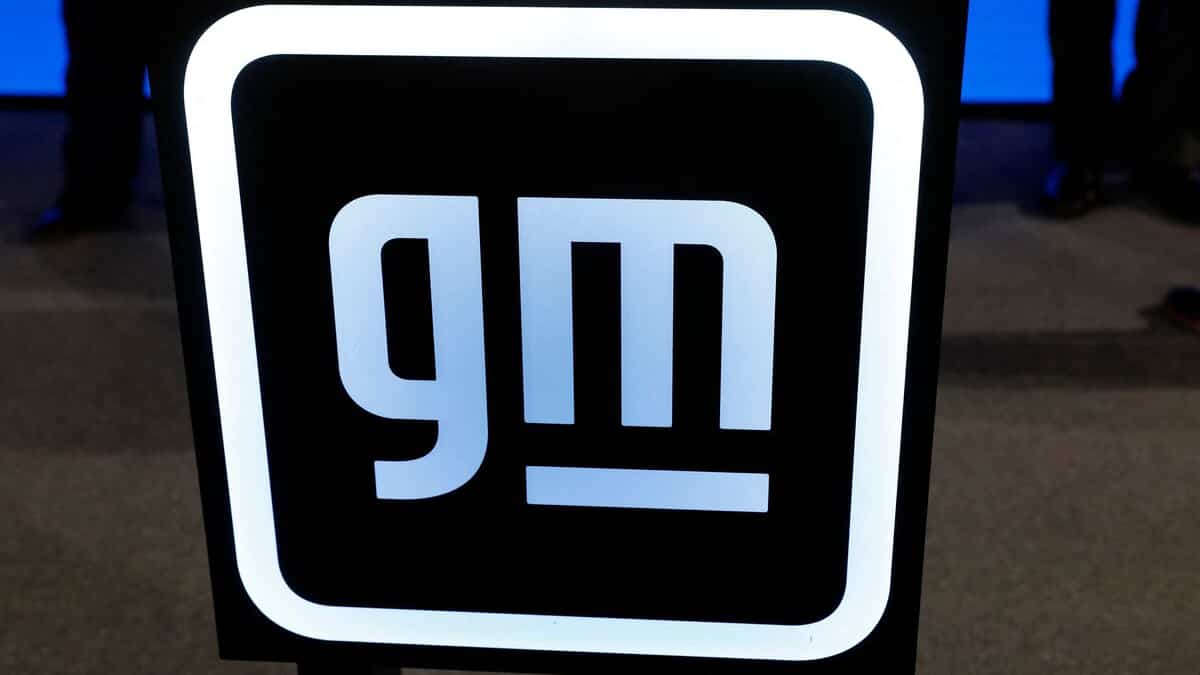 Vague de suppressions d'emplois chez GM dans l'activité logiciels