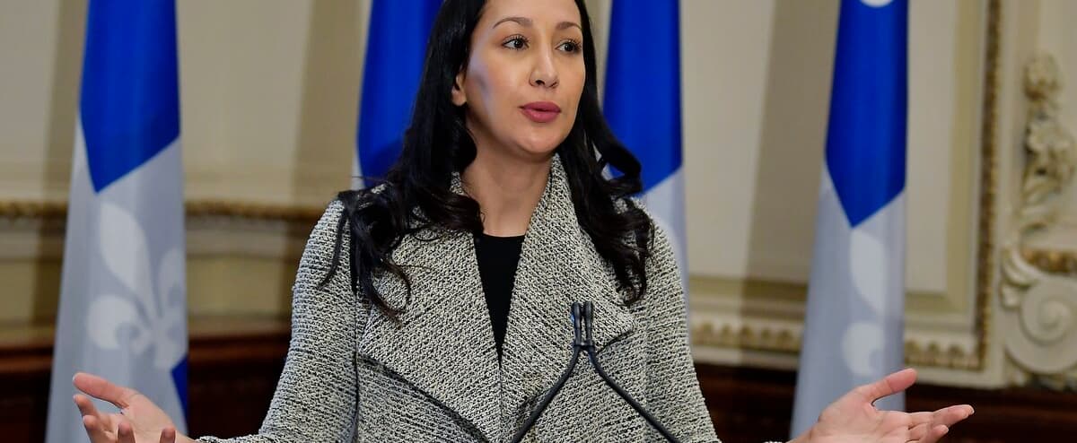 «Comparer un viol avec un vaccin, c’est minable», lance Marwah Riqzy à un candidat conservateur