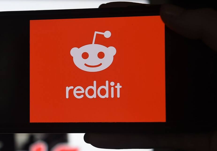 Image principale de l'article Reddit a banni un grand groupe anti-vaccin