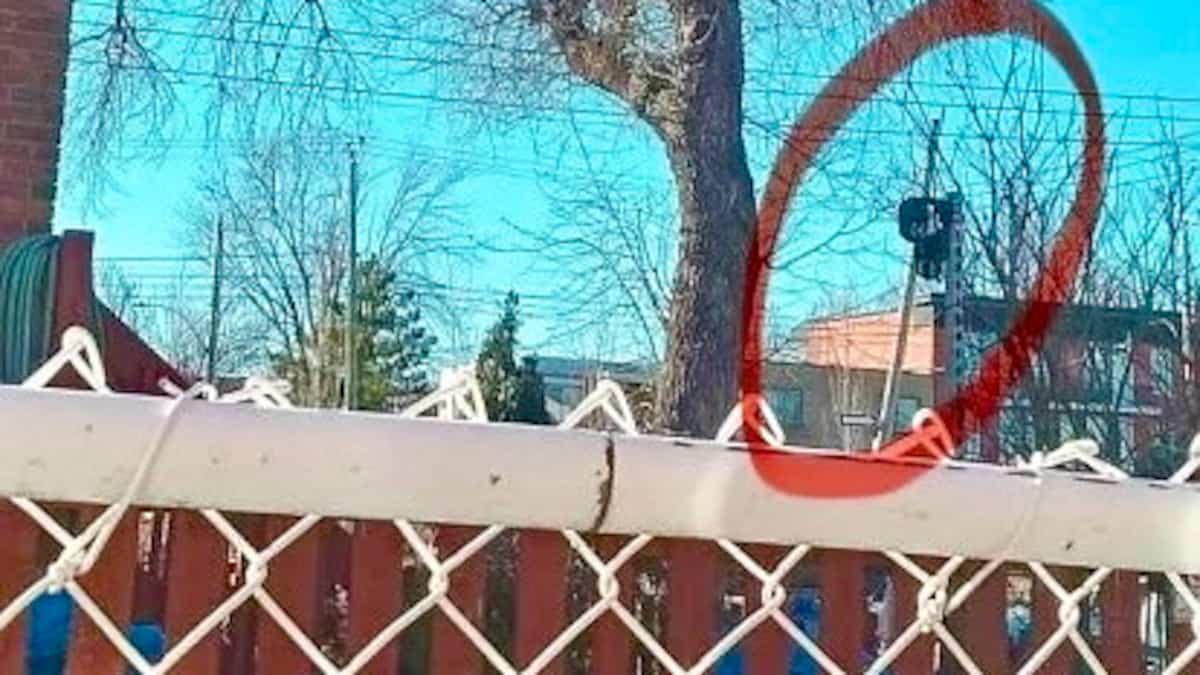 Condamné à verser près de 10 000$: il admet avoir espionné ses voisins pendant deux ans