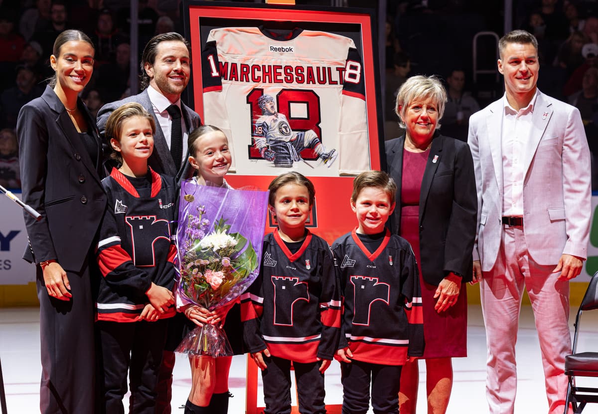 &laquo;Elle aurait tellement aim&eacute; voir &ccedil;a&raquo;: le chandail de Jonathan Marchessault retir&eacute; par les Remparts le lendemain du d&eacute;c&egrave;s de sa m&egrave;re