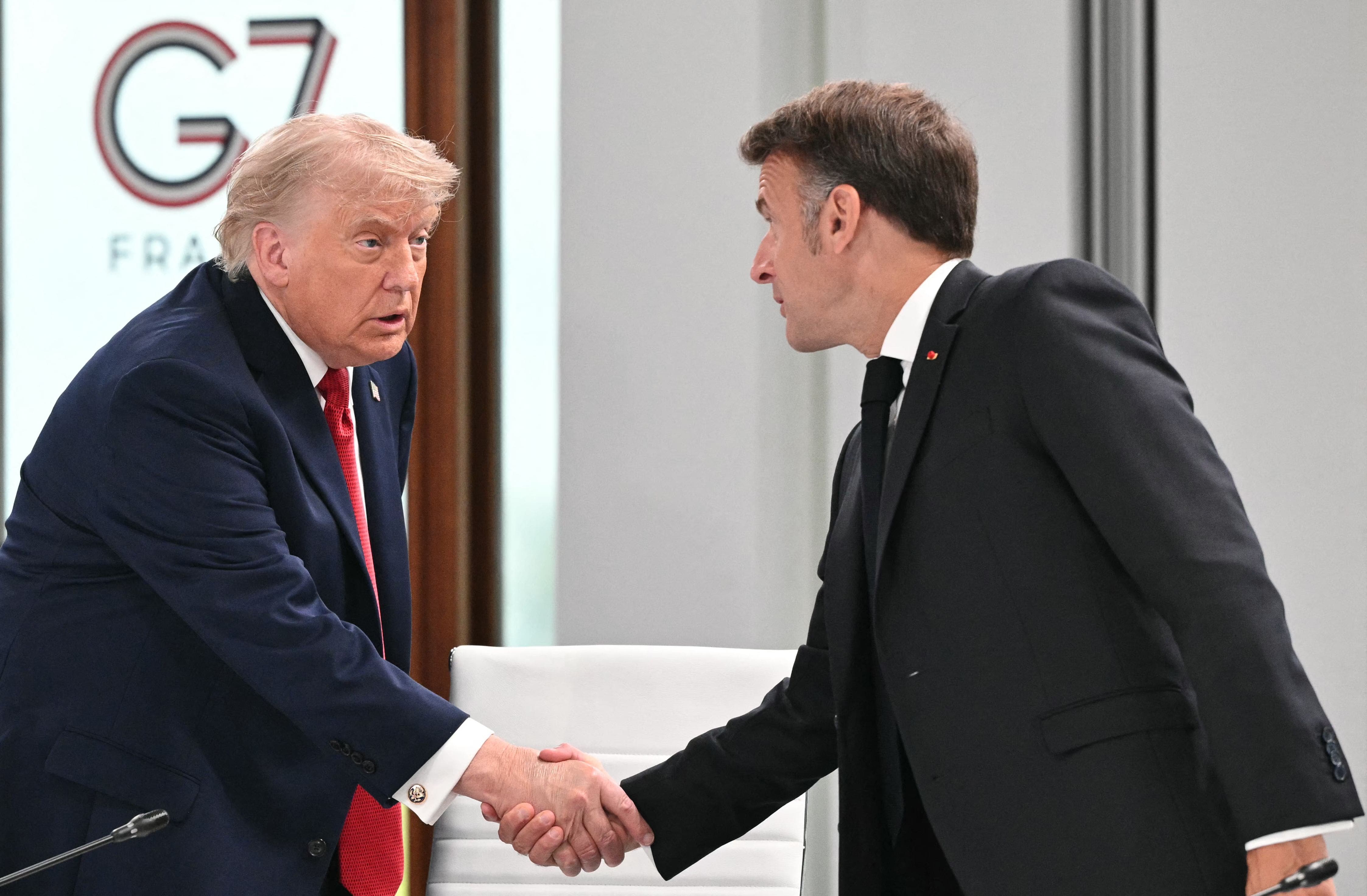 Entre égards et fermeté: l’impression d’un froid plane entre Trump et Macron