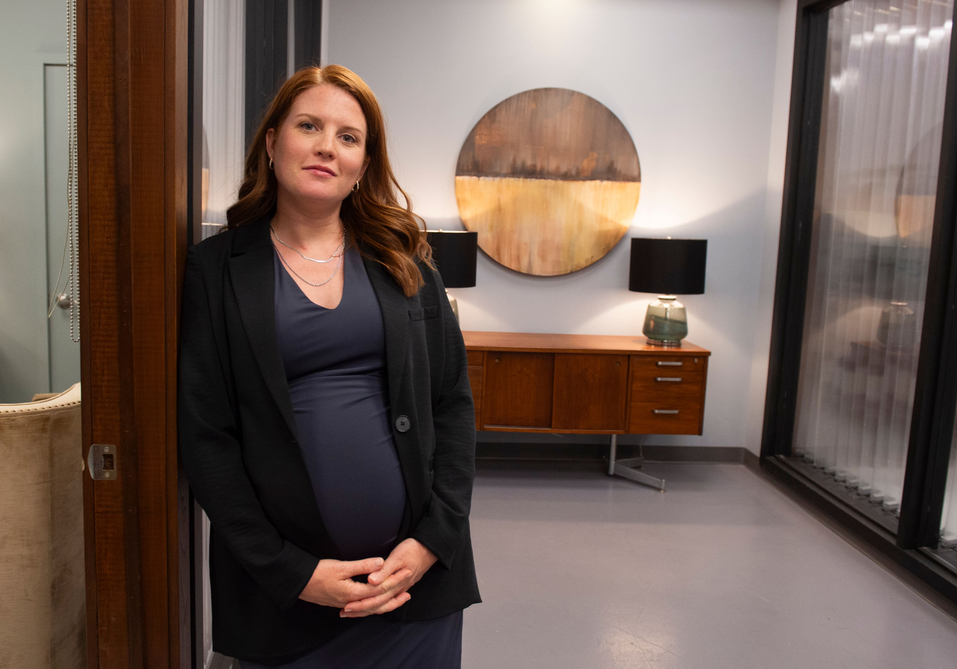 « On a planifié ma grossesse avec la production » : Julie Trépanier et son conjoint ont conçu leur bébé pour être raccord avec les intrigues d’« Indéfendable »