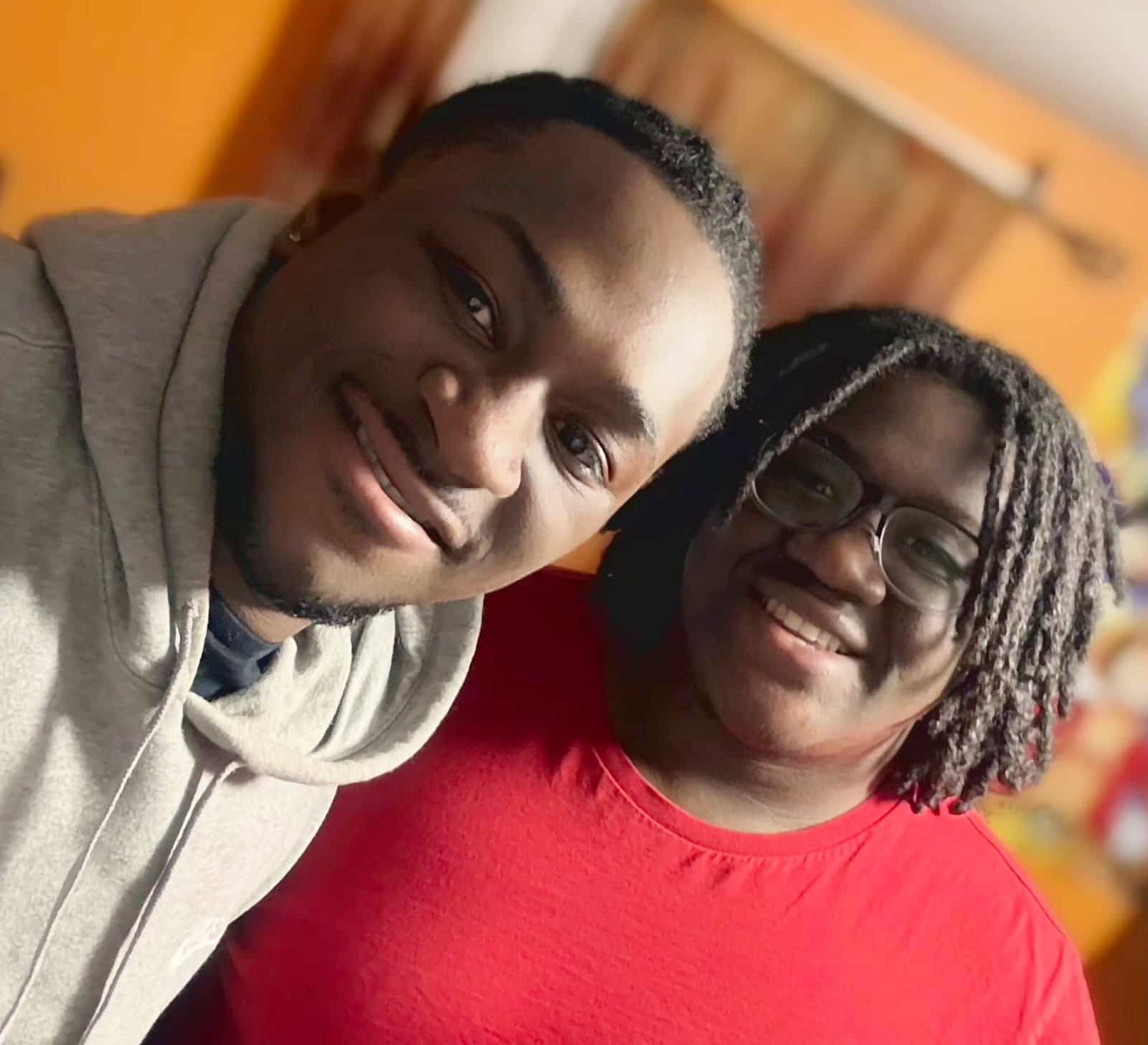 An&eacute;mie falciforme: il sauve son petit fr&egrave;re d&rsquo;une maladie cauchemardesque qui afflige la communaut&eacute; noire