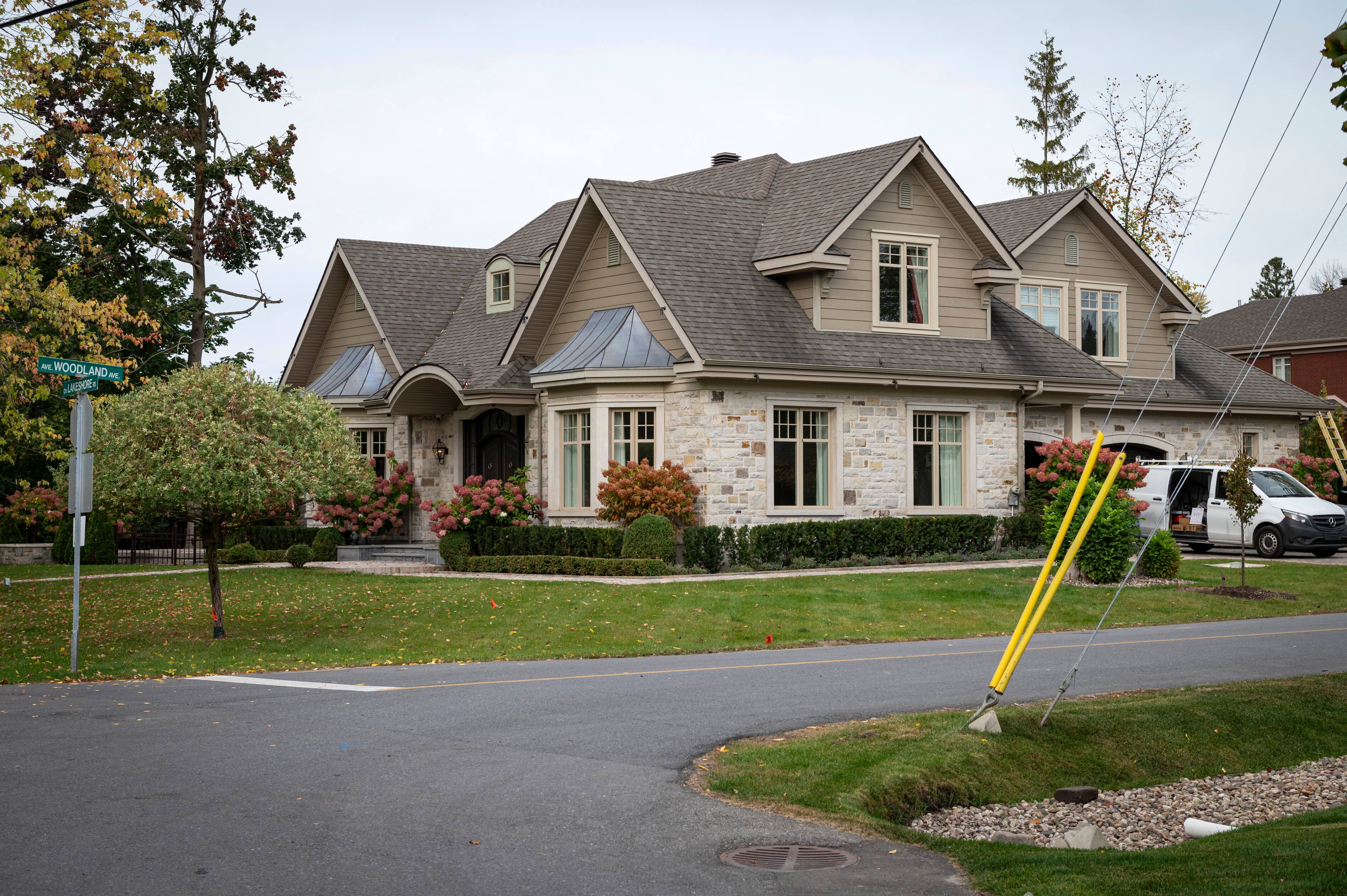 Vic Bertrand's 2M Residence in Beaconsfield A Significant Property