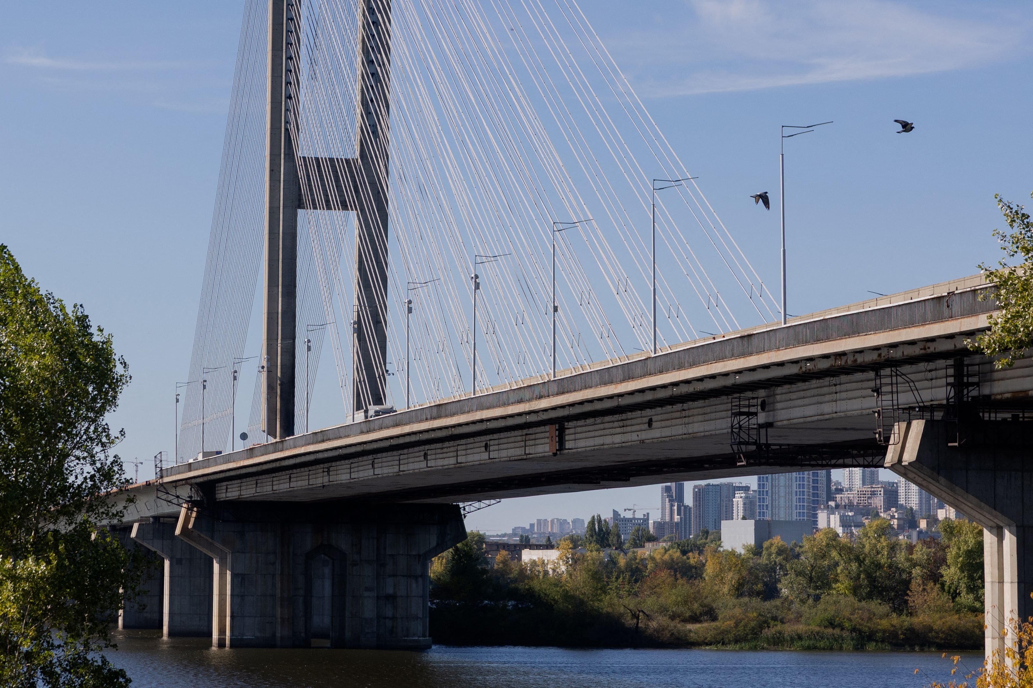 Ukraine: un pont de Kyïv et un institut nucléaire frappés par des drones russes
