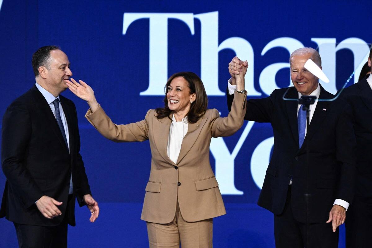 Emmen&eacute;s par Obama, les d&eacute;mocrates s'appr&ecirc;tent mardi &agrave; sacrer Harris