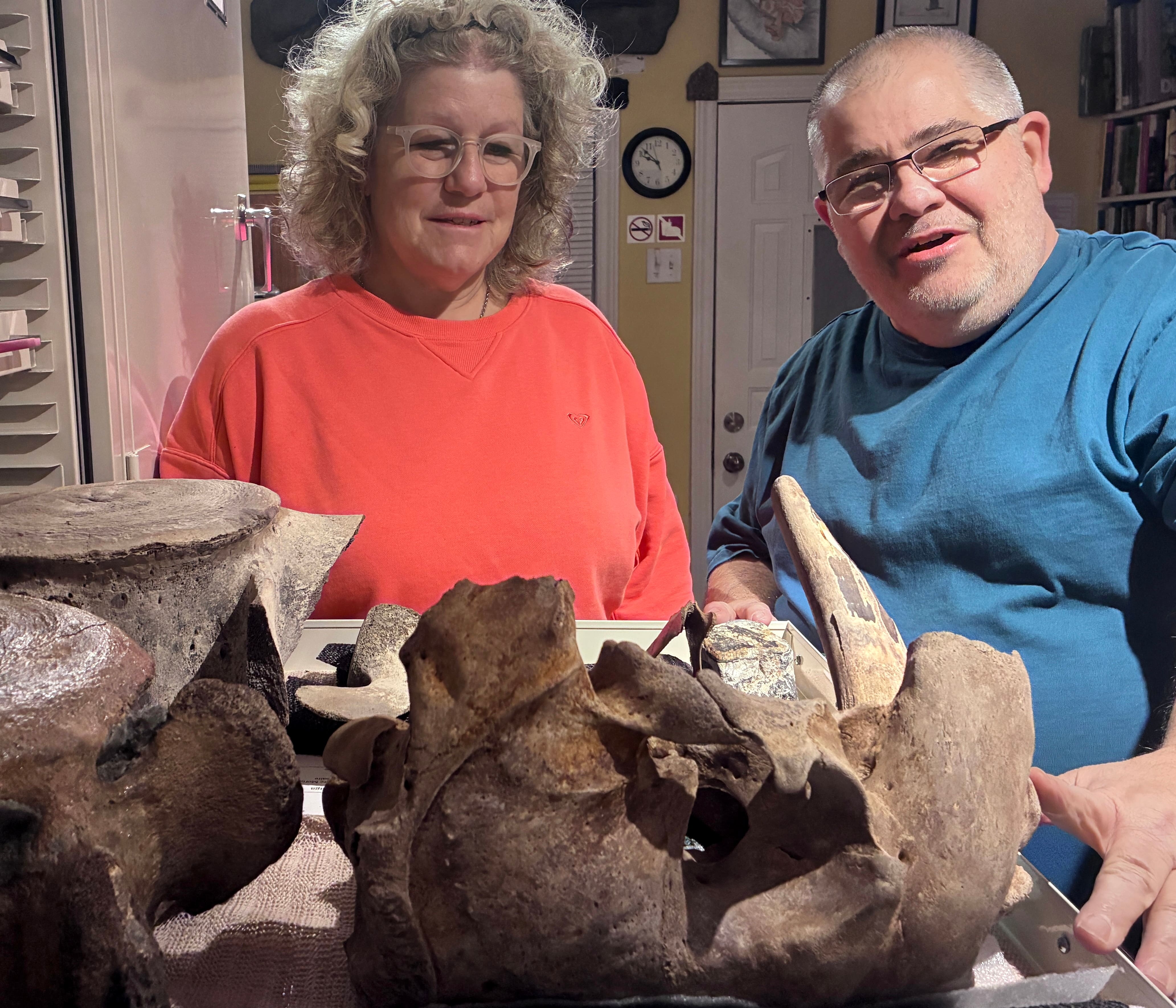 [PHOTOS] Il a 80 000 fossiles dans son garage!