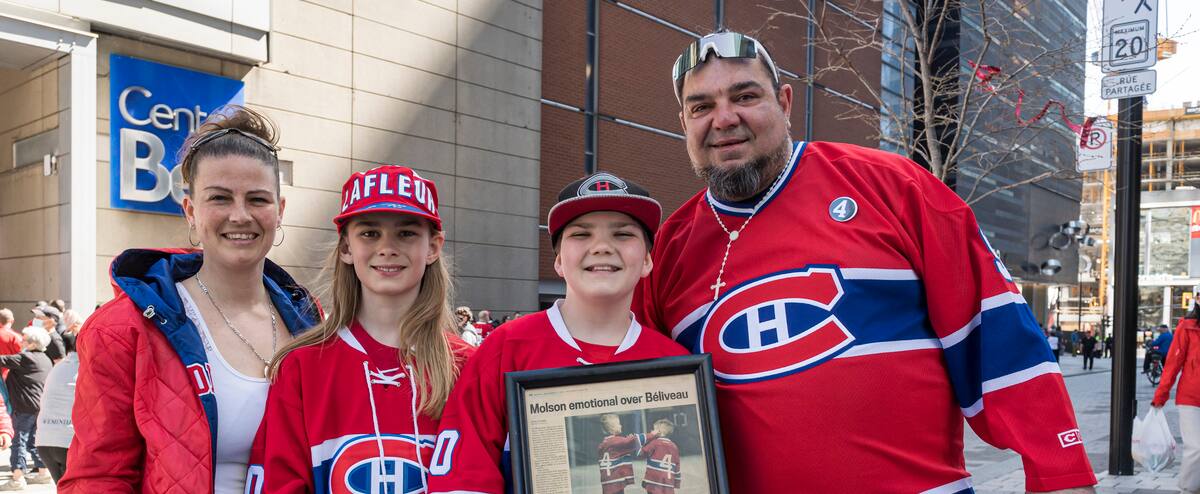 Guy Lafleur: les gens défilent encore par milliers