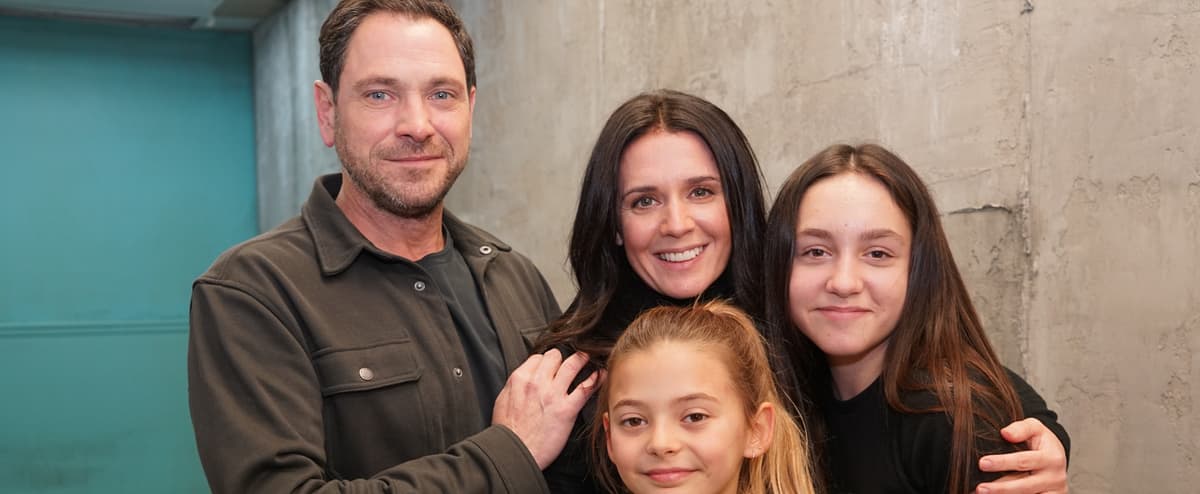 Mélissa Désormeaux-Poulin et Patrick Labbé s’amusent sur le plateau de «Classé secret»