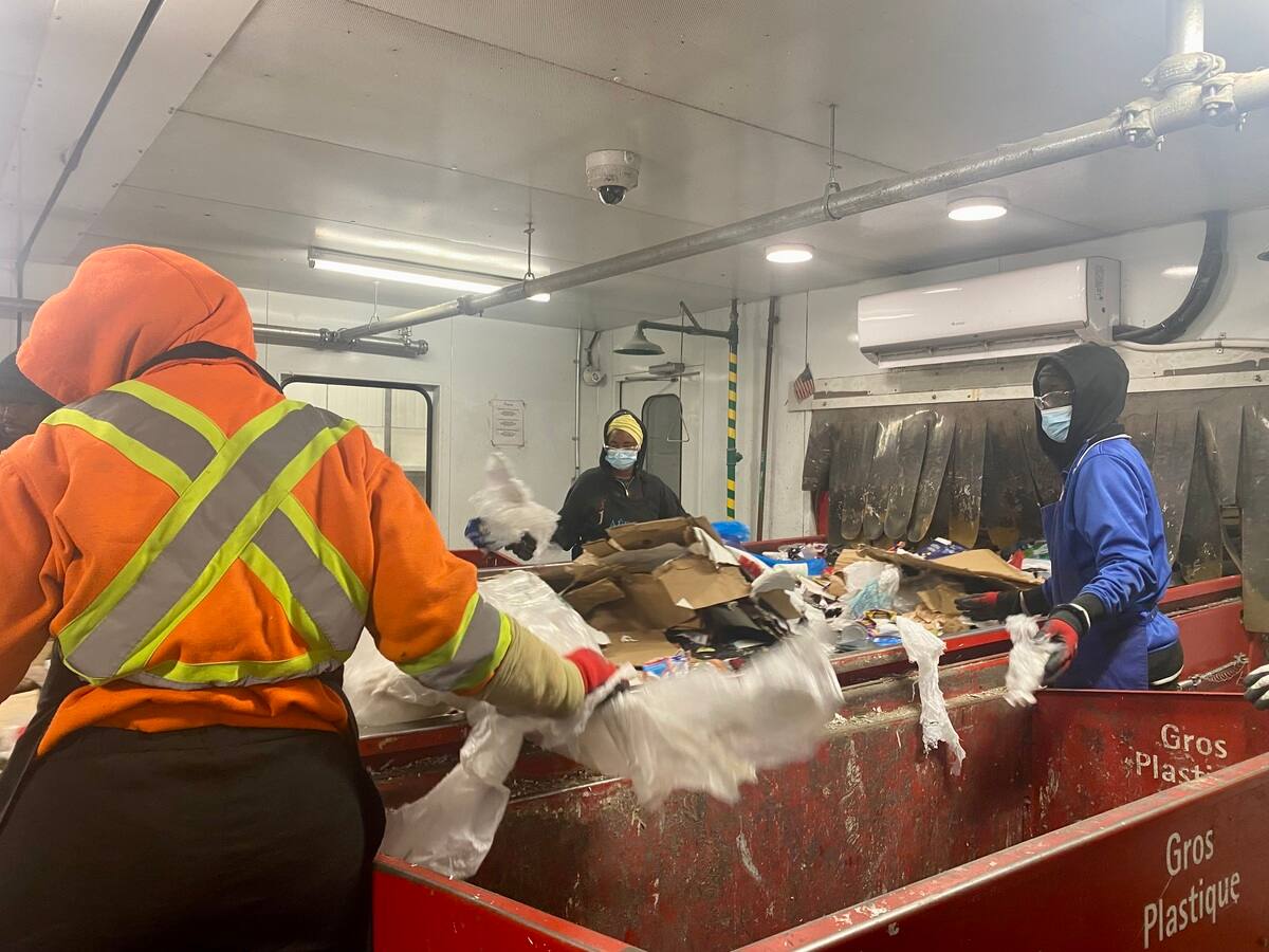 D&eacute;j&agrave; des travaux &agrave; faire au nouveau centre de tri de Montr&eacute;al