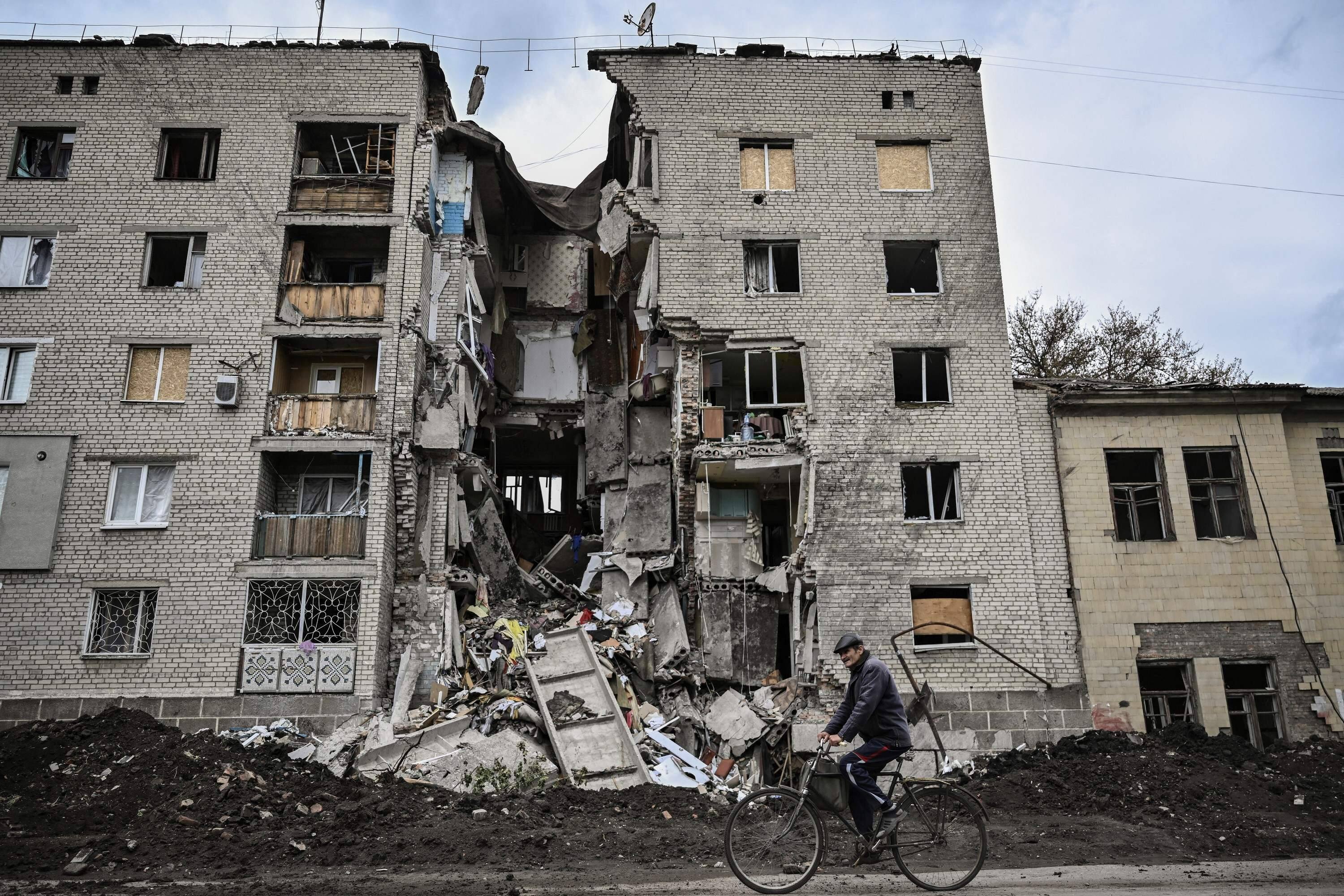 Ukraine: les Russes avancent dans le Donbass, bombardement massif sur Sloviansk
