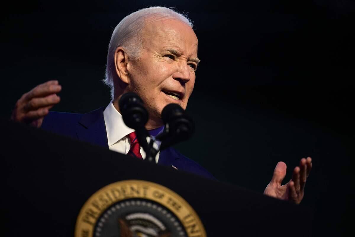 Biden promet un premier envoi massif d'armement &agrave; l'Ukraine