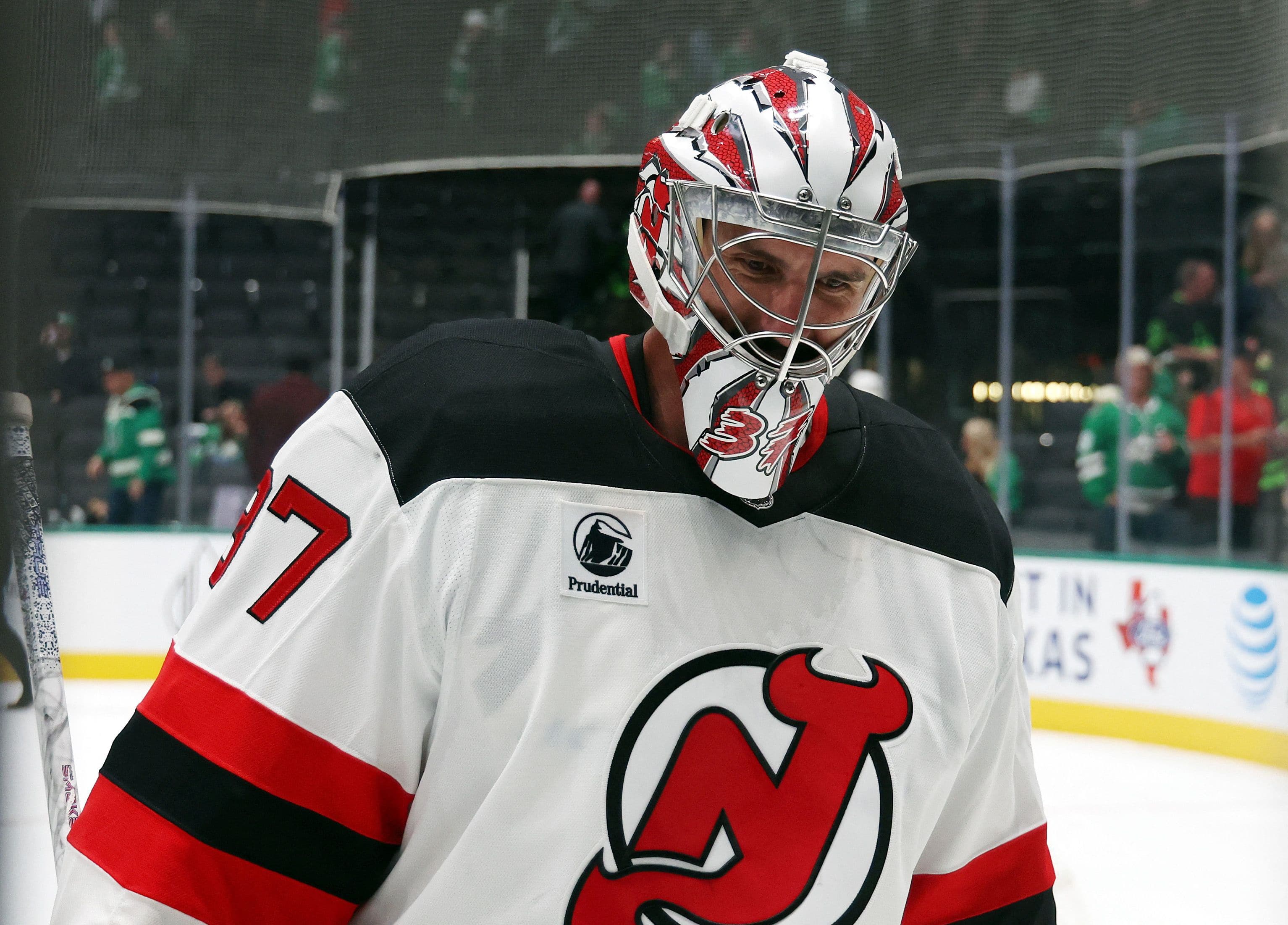 Connor Hellebuyck réussit sa rentrée