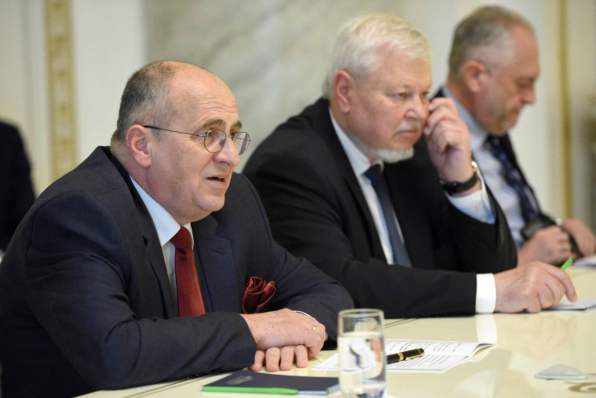 Des membres de l&rsquo;OSCE d&eacute;tenus par des s&eacute;paratistes prorusses