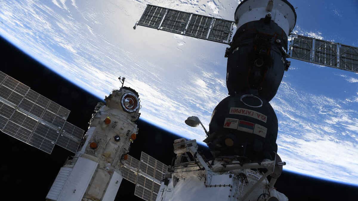 La Russie admet avoir pulvérisé un satellite en orbite