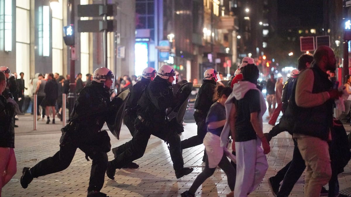 Feux d’artifice et poubelles renversées: quelques débordements après la victoire du Canadien