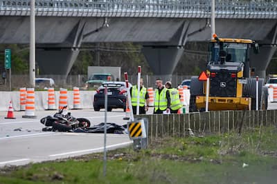 Montreal: Motorcyclist dies after being hit by backhoe on A-40