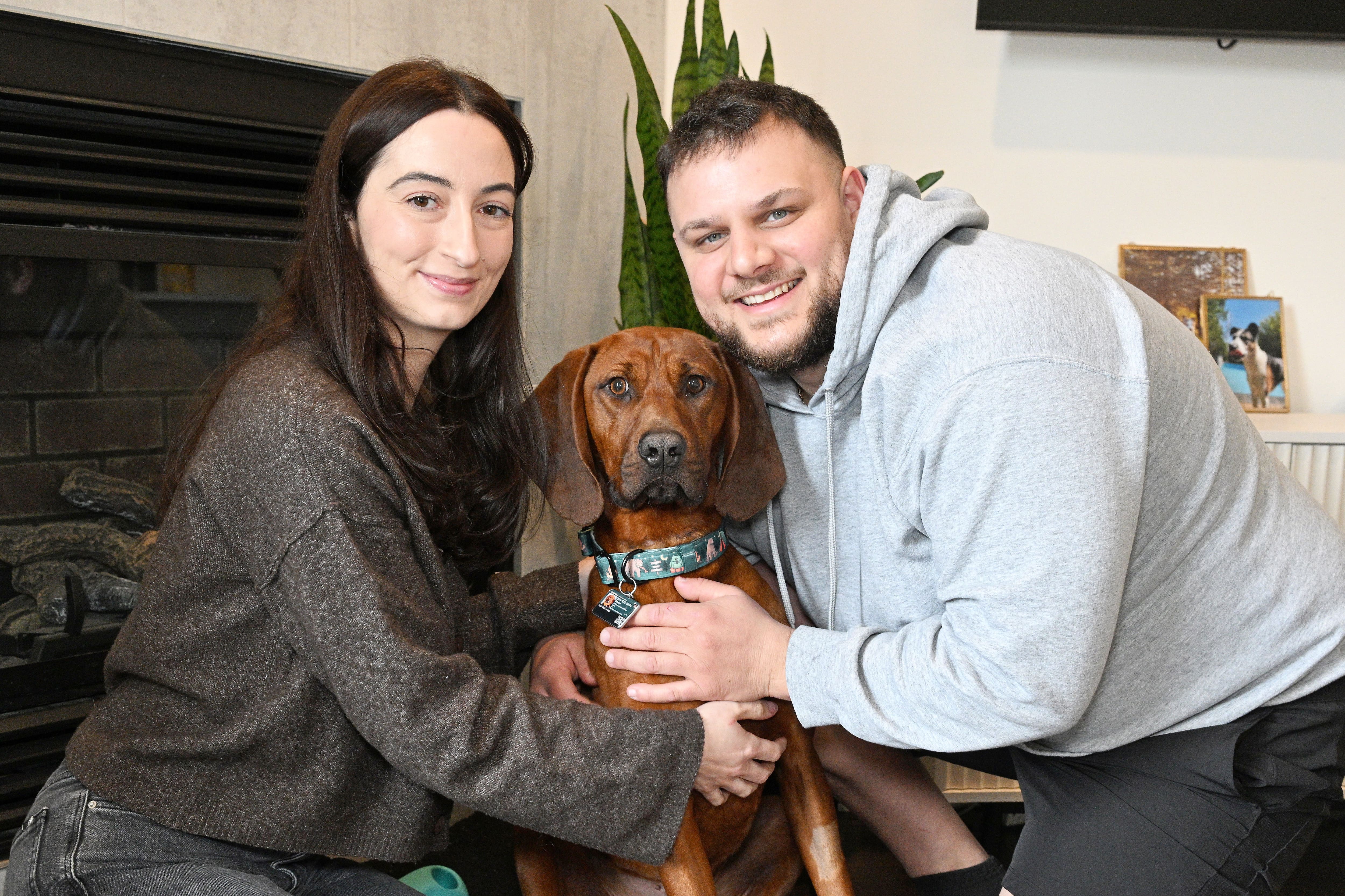 Condamné à l'euthanasie aux États-Unis, ce gros toutou a trouvé sa famille au Québec