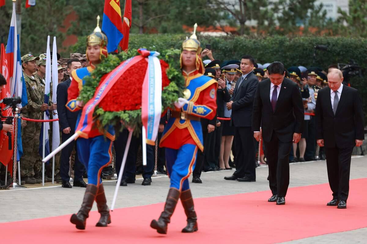 Tapis rouge pour Vladimir Poutine en Mongolie, malgré le mandat d’arrêt ...