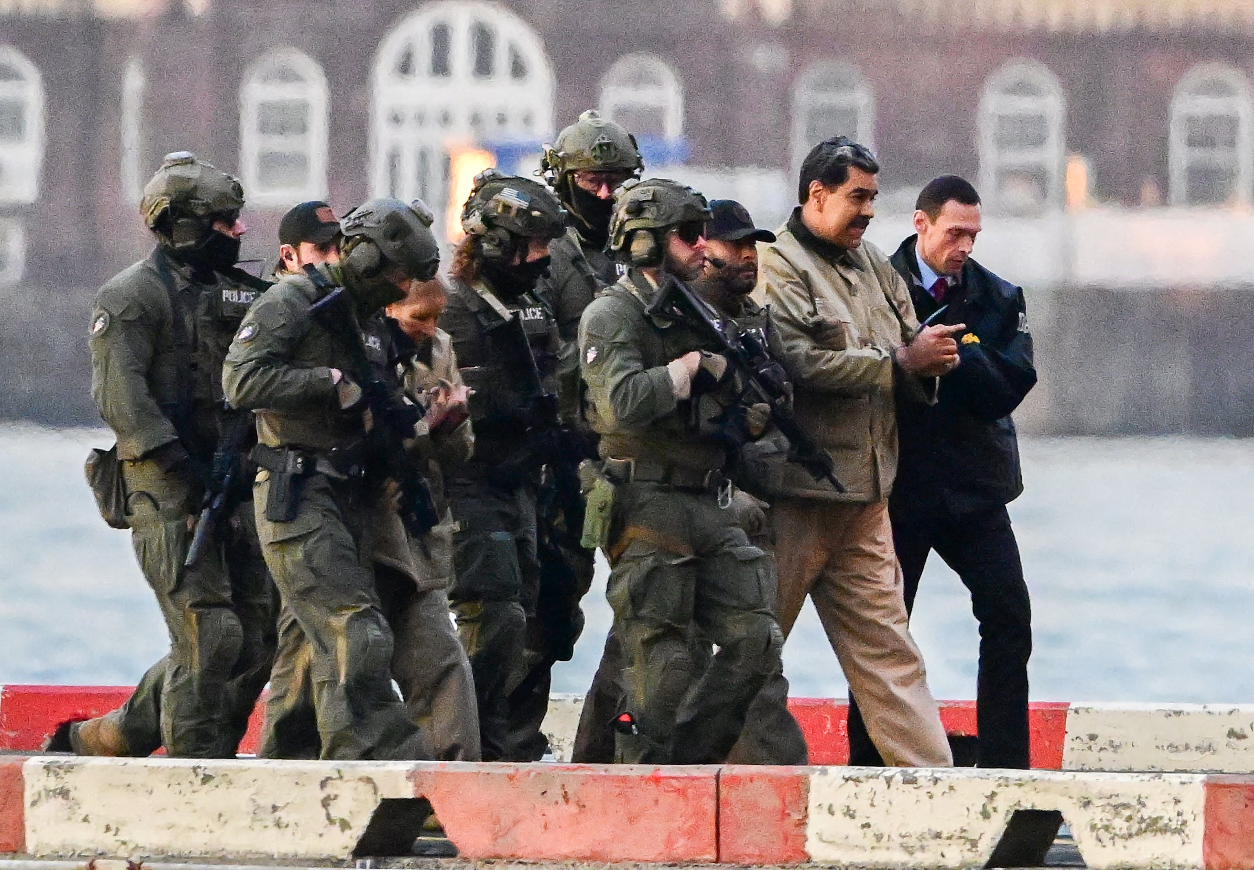 EN DIRECT | &laquo;Je suis encore le pr&eacute;sident de mon pays&raquo;, lance Maduro, qui demeure incarc&eacute;r&eacute; &agrave; New York