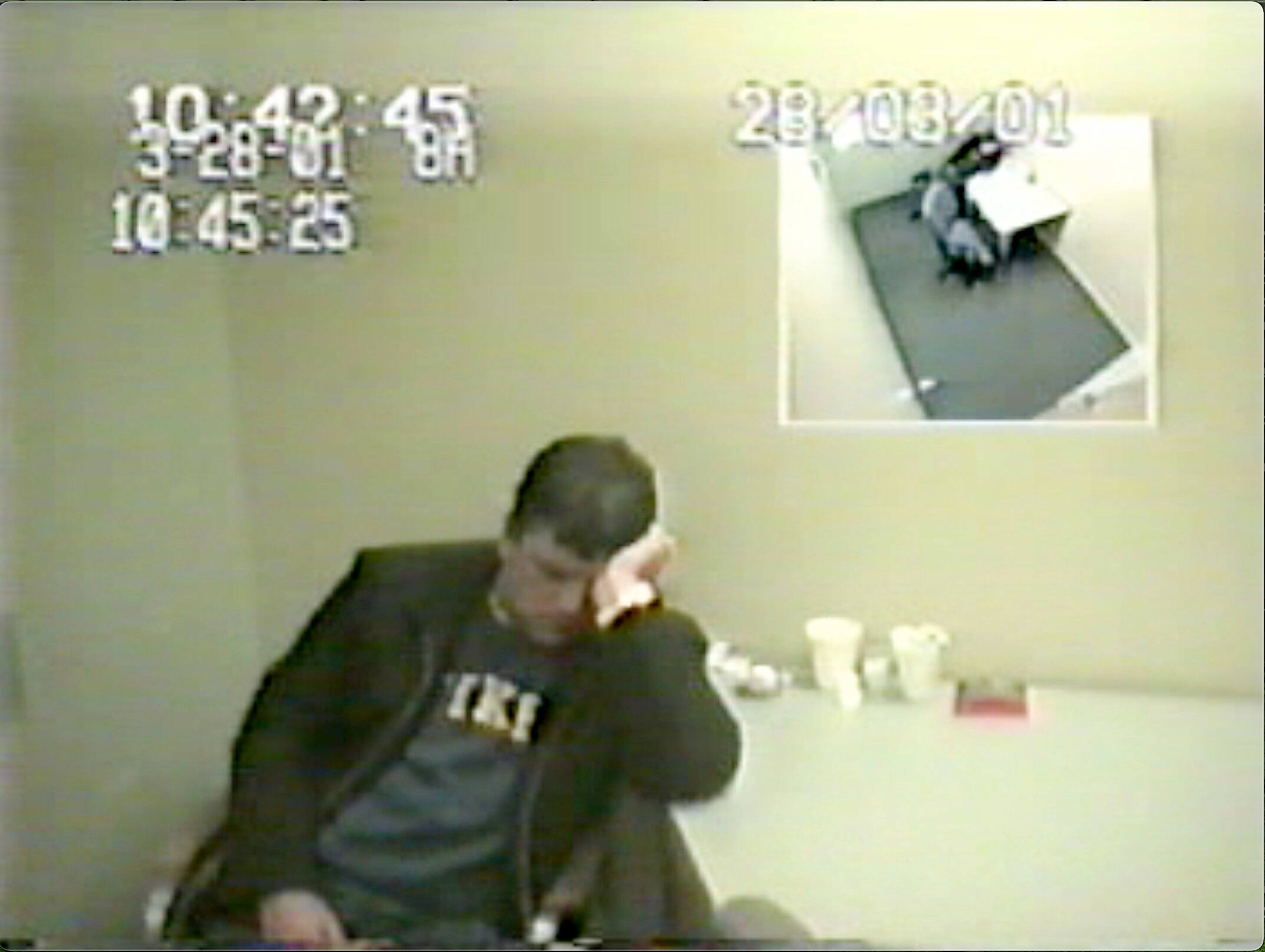 Vid&eacute;o in&eacute;dite: voyez l'interrogatoire du Hells Angels Ren&eacute; Charlebois apr&egrave;s son arrestation pour meurtre