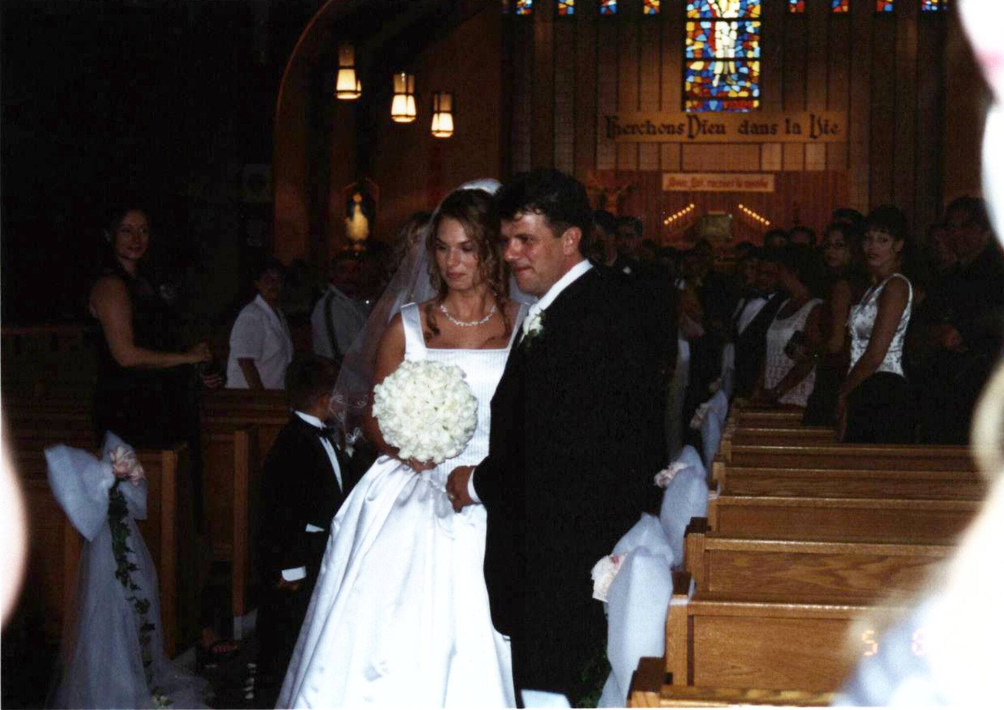 Vidéo inédite: voyez Ginette Reno chanter au mariage du Hells Angels ...