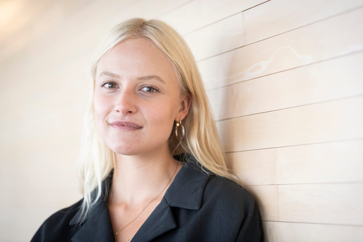 VID&Eacute;OS | &laquo;Je trouve &ccedil;a excitant d&rsquo;avoir tout &ccedil;a &agrave; jouer&raquo;: le personnage d&rsquo;Audrey Price prend de l&rsquo;importance dans la s&eacute;rie &laquo;Les Armes&raquo;