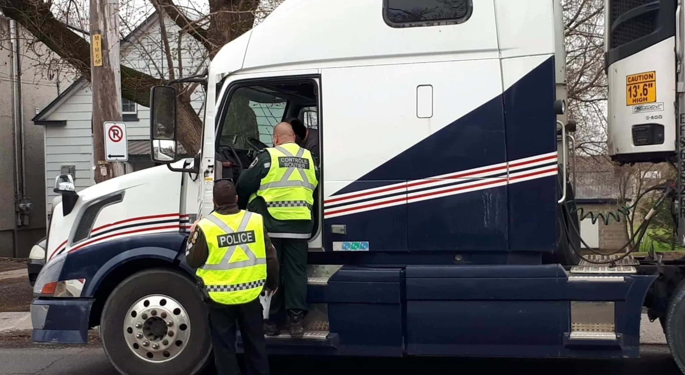 Les premiers contrôleurs routiers armés du Québec sont en fonction
