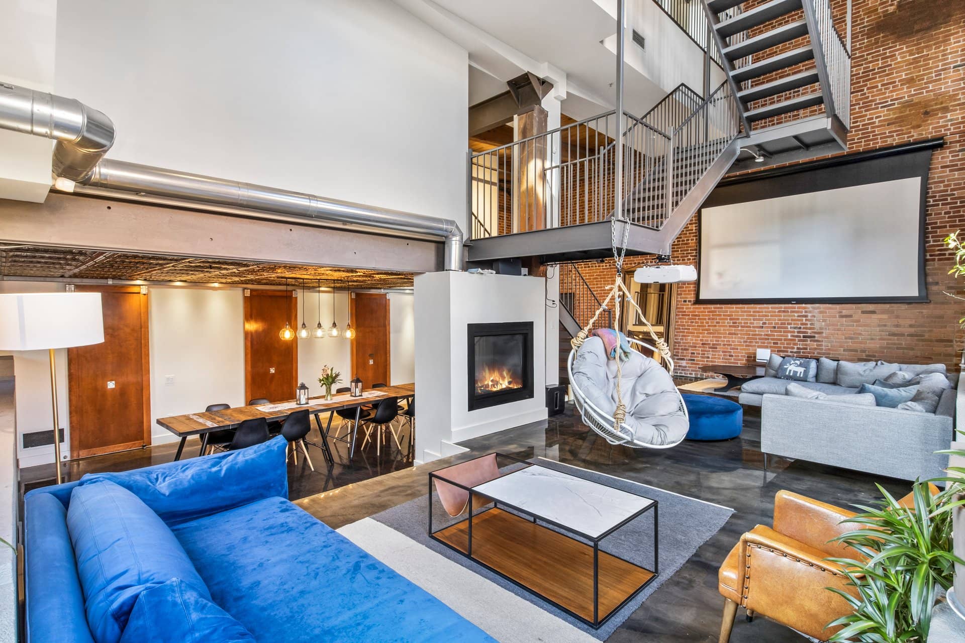 Un énorme condo industriel à vendre pour 1.3M$