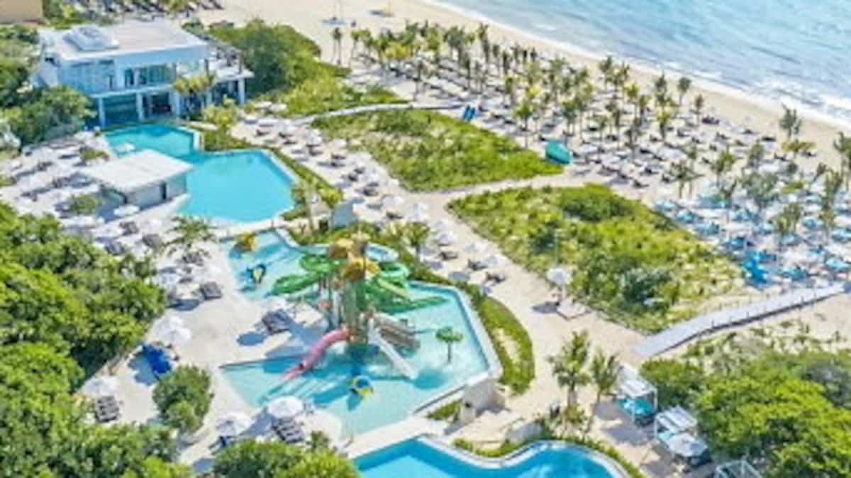 Québécois malades dans un tout-inclus au Mexique: des voyagistes offrent de changer de destination à l’approche de la relâche