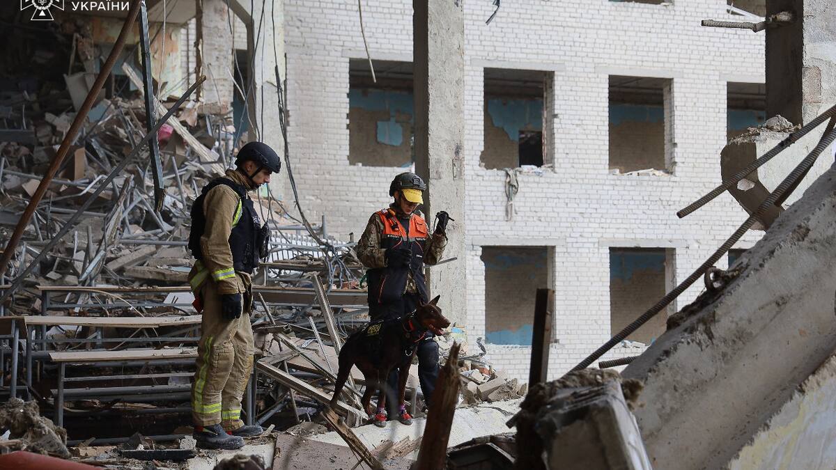 Ukraine: des missiles russes font un mort et 40 blessés dans le Centre-Est