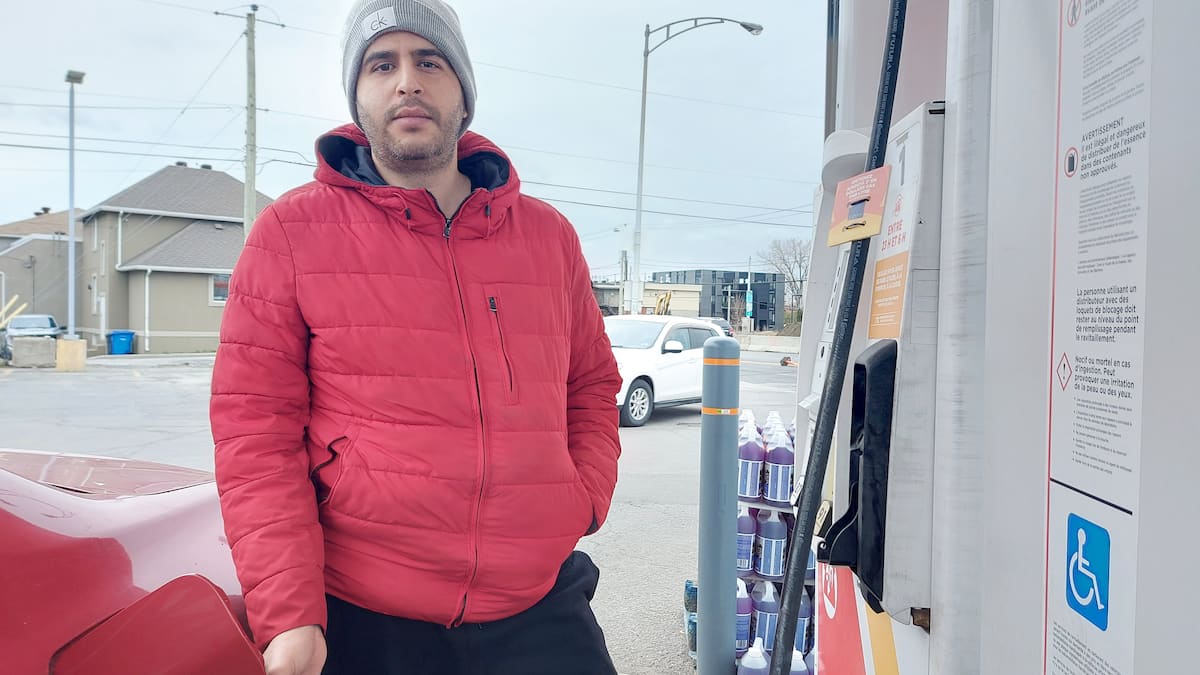 Hausse du prix de l'essence: un livreur pourrait perdre jusqu'à 100$ par mois si les prix actuels se maintiennent